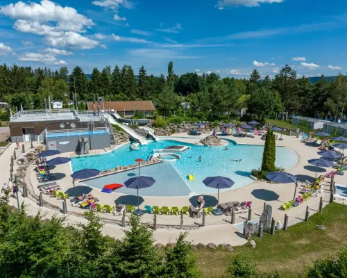 Zwembad op Roan camping Domaine des Bans.