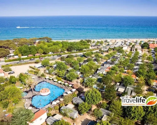 Roan camping Alannia El Pinar vanaf boven gefotografeerd.