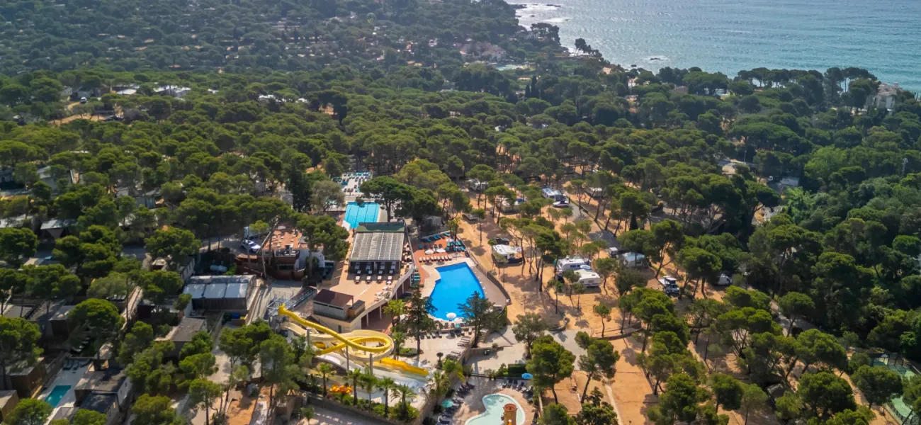 Luchtfoto van camping International de Calonge.
