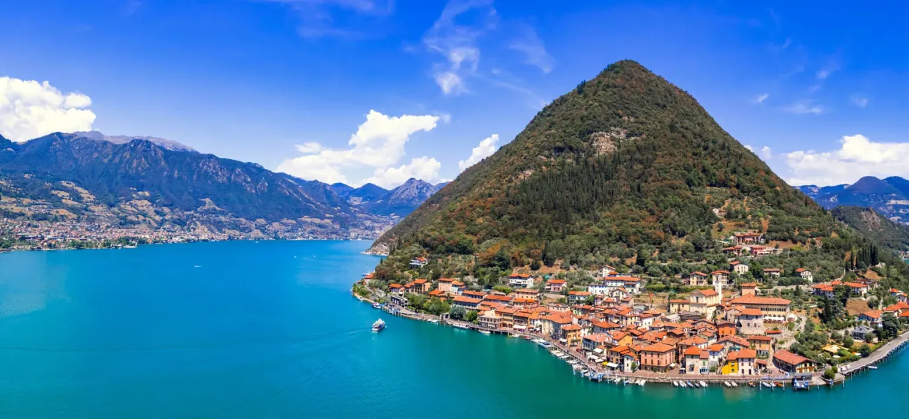 Overzicht van het Iseomeer, waar Roan camping Village Bella Iseo ligt.