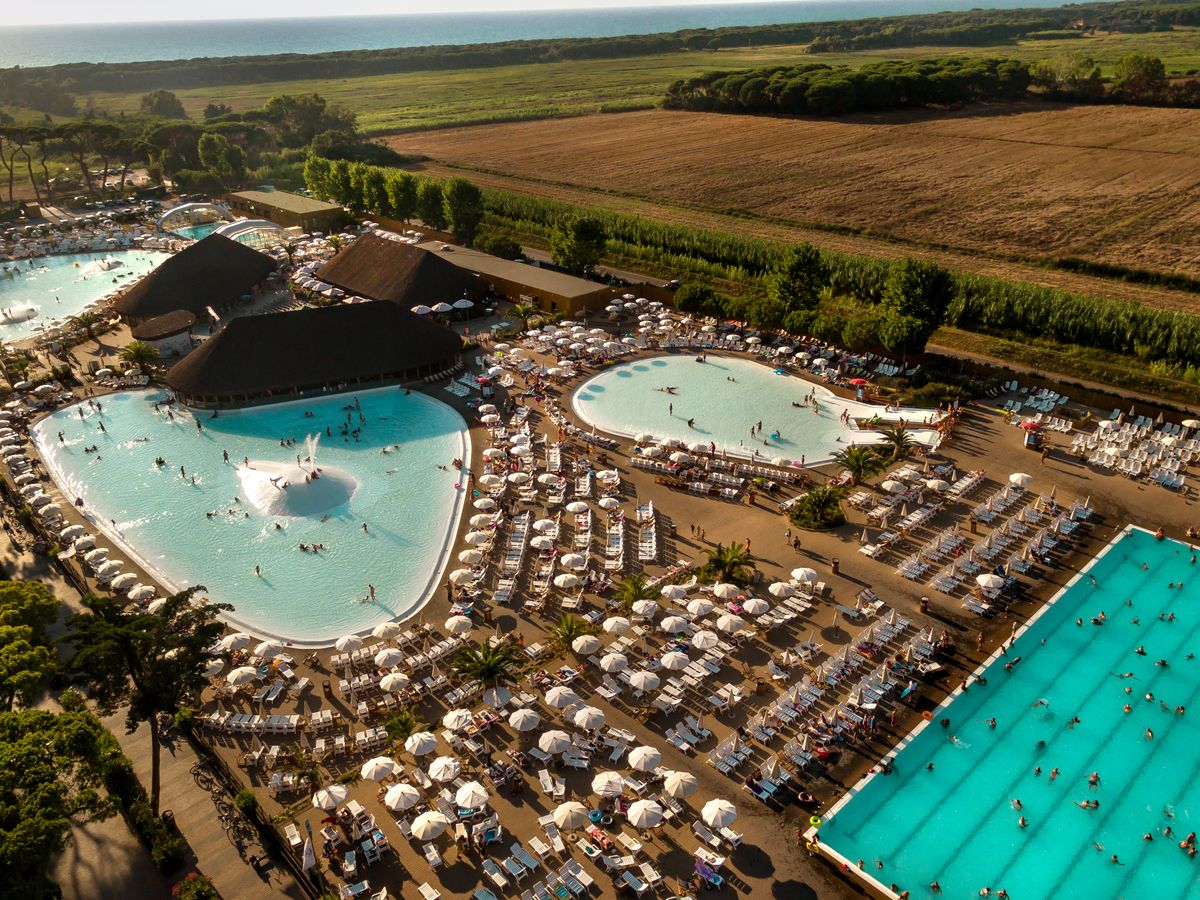 hu Park Albatros village